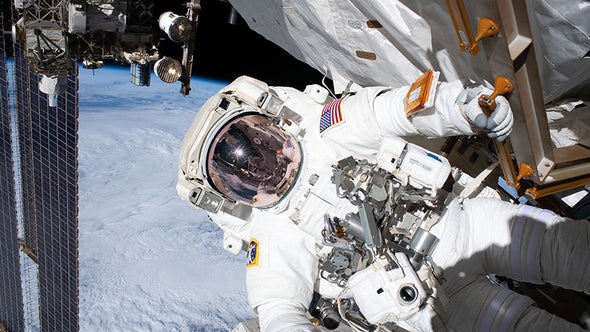 إجراء الإصلاحات الضرورية لتجربة المادة المظلمة على متن محطة الفضاء الدولية
