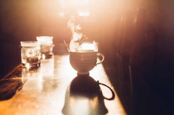 الشاي الساخن جدًّا يضاعف احتمالات الإصابة بسرطان المريء