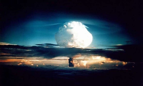 التجارب النووية.. العلم أصل الداء ودواؤه