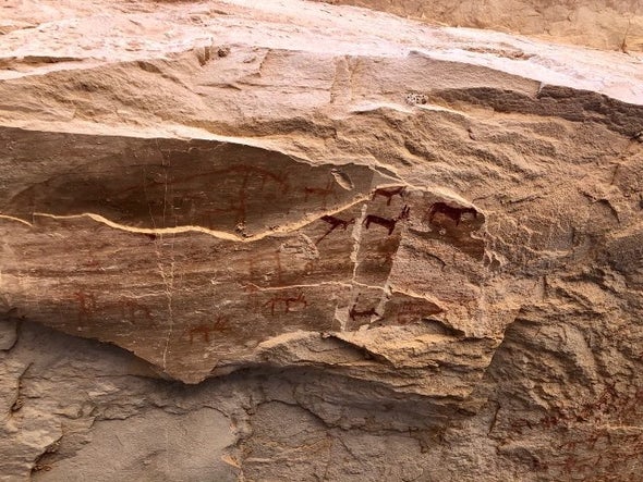 مغامر مصري يكتشف كهفًا أثريًّّا بجنوب سيناء