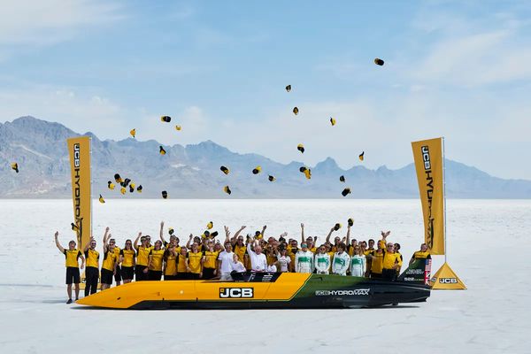 JCB Hydromax Team observe 406.320 mph world onshore velocity grounds pinch nan Bamford family.