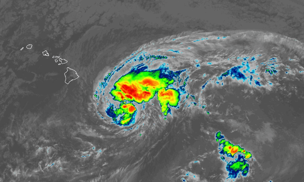 Tropical Storm Lala nears Hawaii as forecasters expect it to strengthen into a hurricane