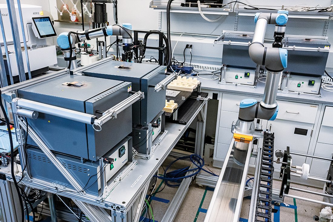 automated laboratory workstations