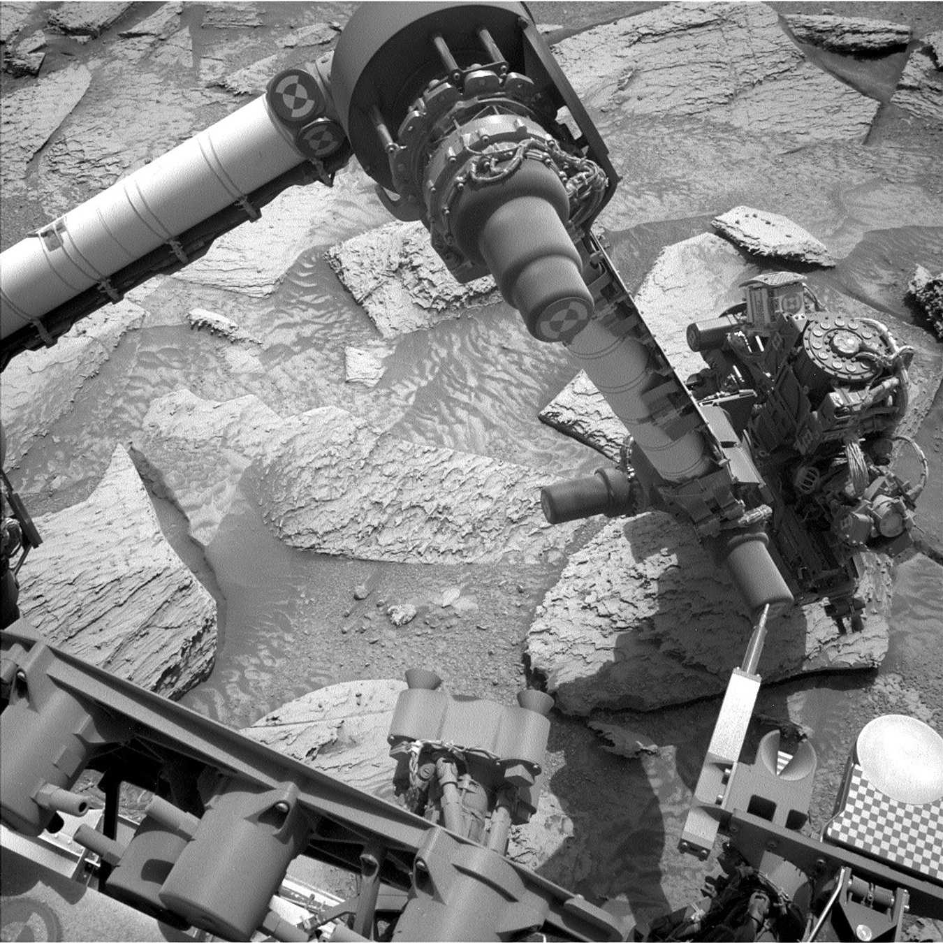 Inside Curiosity Rover Shake it off—NASA’s Curiosity rover gets its robotic arm stuck inside a ...