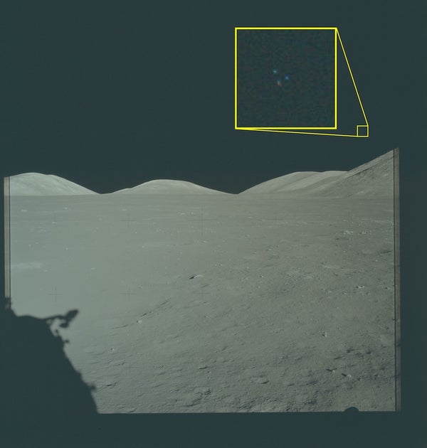 Fotografía de la NASA de la misión Apolo 17 tomada en diciembre de 1972. La imagen contiene tres