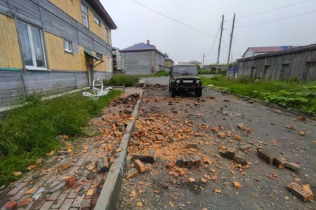 Loose bricks and other earthquake damage
