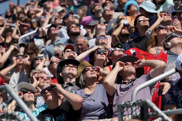 Recicla tus gafas Eclipse para compartir la maravilla con los demás