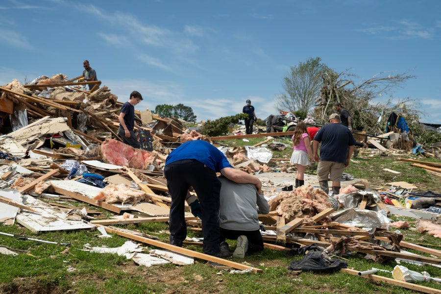 https://static.scientificamerican.com/dam/m/110284fad45568f4/original/Tornado_strikes_Kentucky.jpg?m=1747925047.329&w=900
