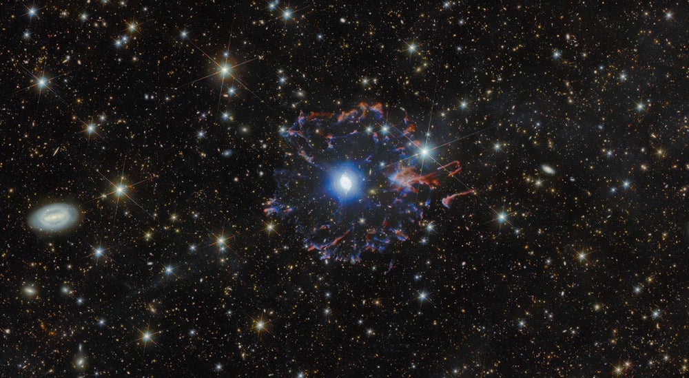 Una vista amplia de la nebulosa dentro de un