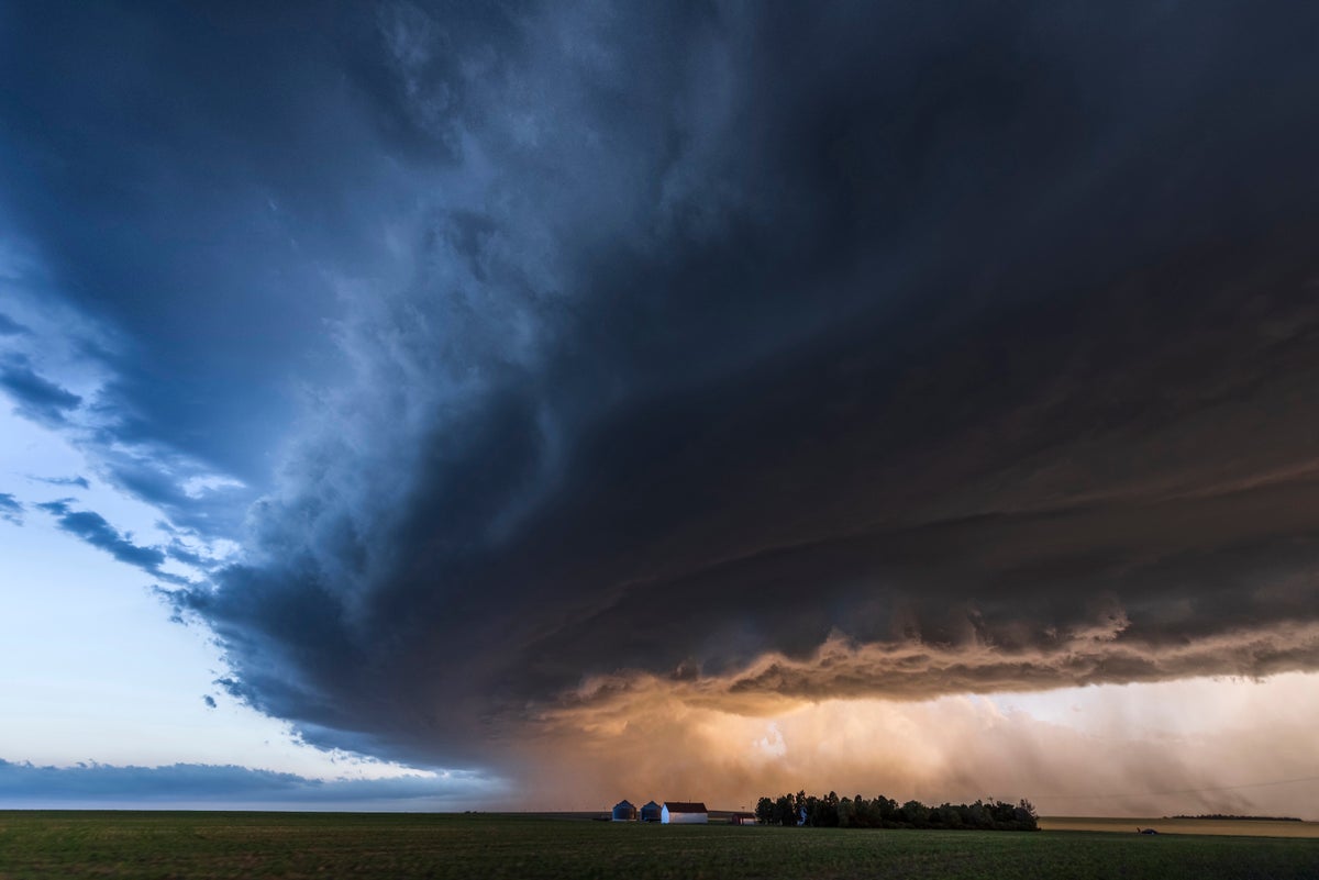 Severe mothership shaped thunderstorm races across Kansas, USA.