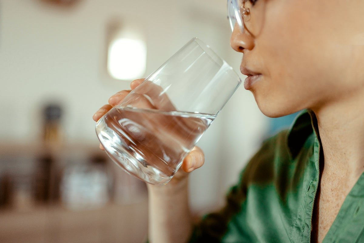 How to Stay Hydrated During a Summer Heatwave, According to Experts