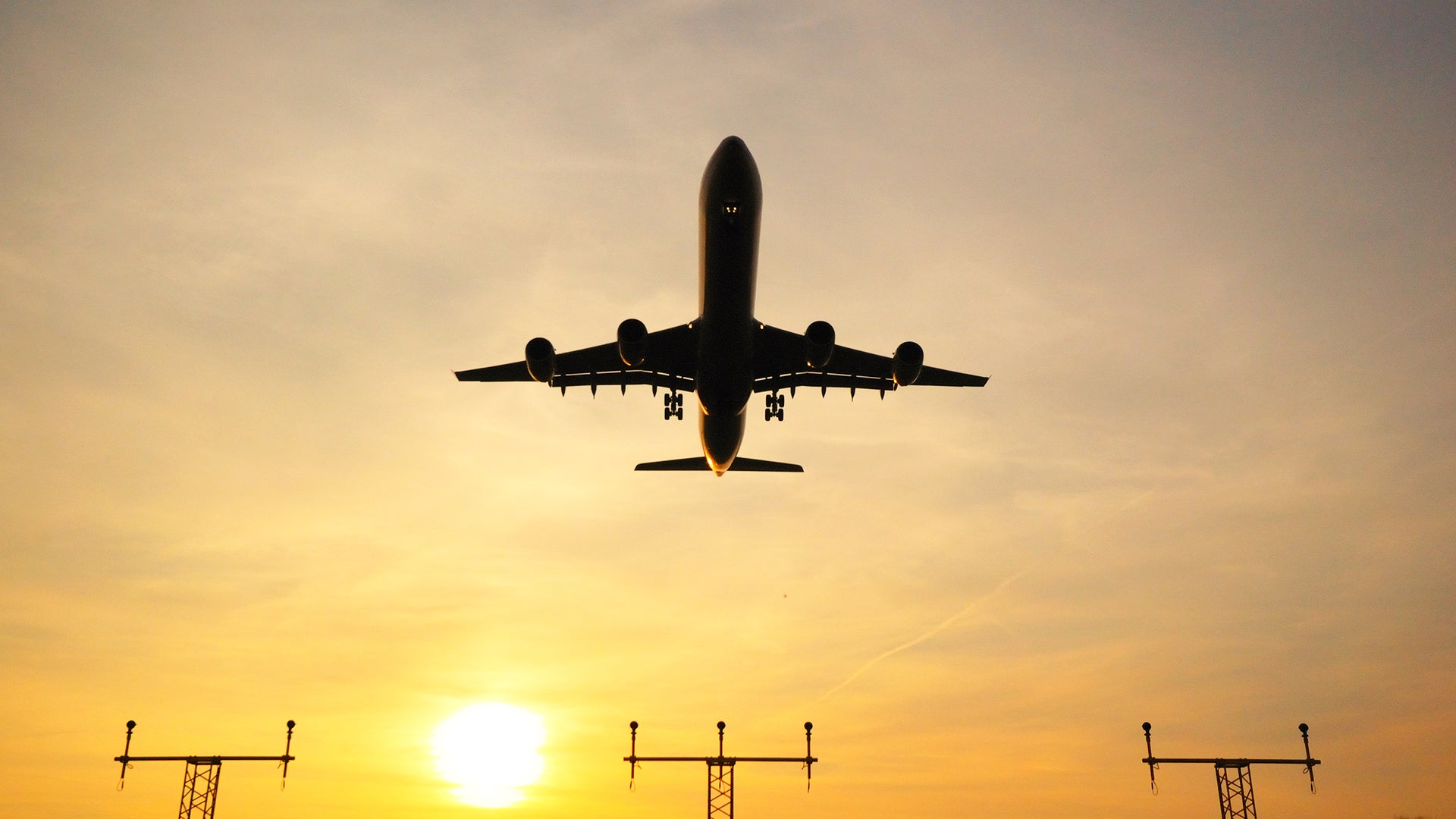 Can AI Replace Air Traffic Controllers to Reduce Airline Accidents? |  Scientific American