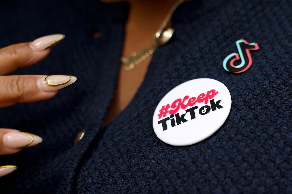 U.S. TikTok Users Flock to RedNote as Ban Looms