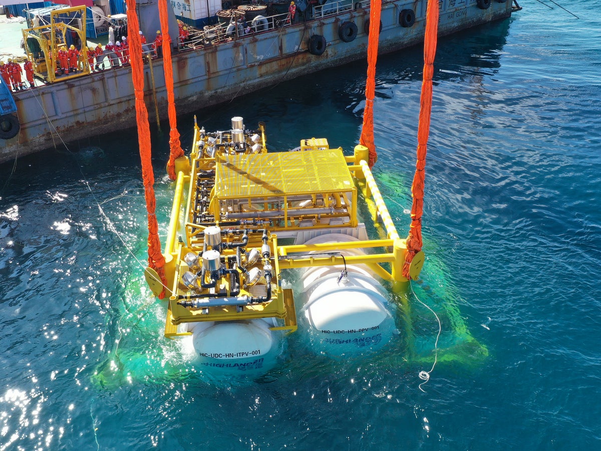 China Powers AI Boom with Undersea Data Centers | Scientific American