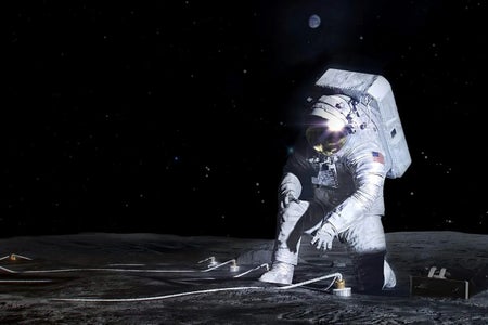 画一宇航员工作月球表面
