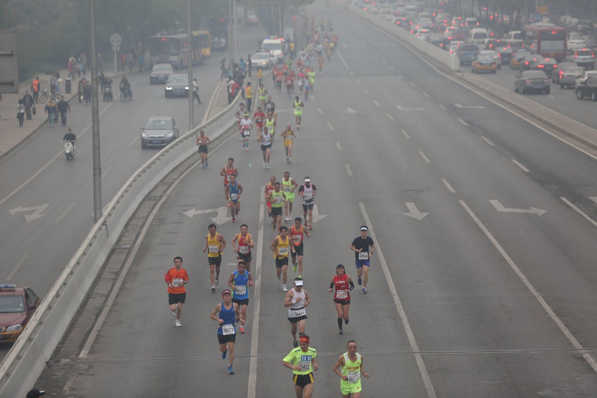 How Bad Air Quality Slows Down Marathon Runners