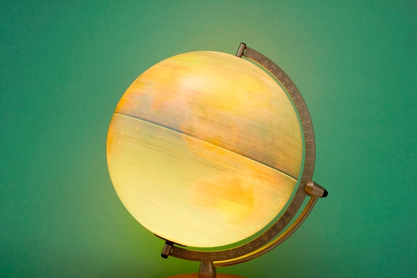 كرة الأرض في الحركة