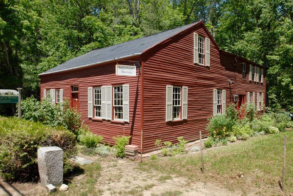 The outside of the Rufus Porter Museum
