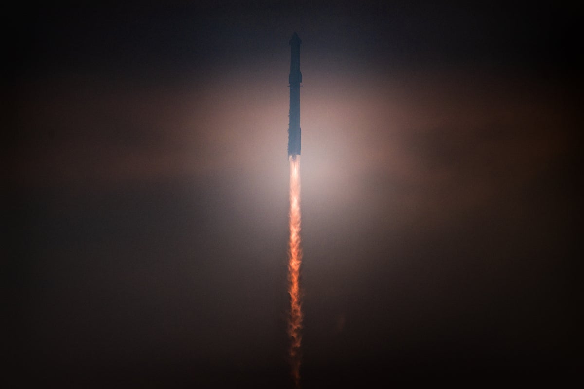 SpaceX Starship Blasts through Plasma on Return from Ambitious Test Flight