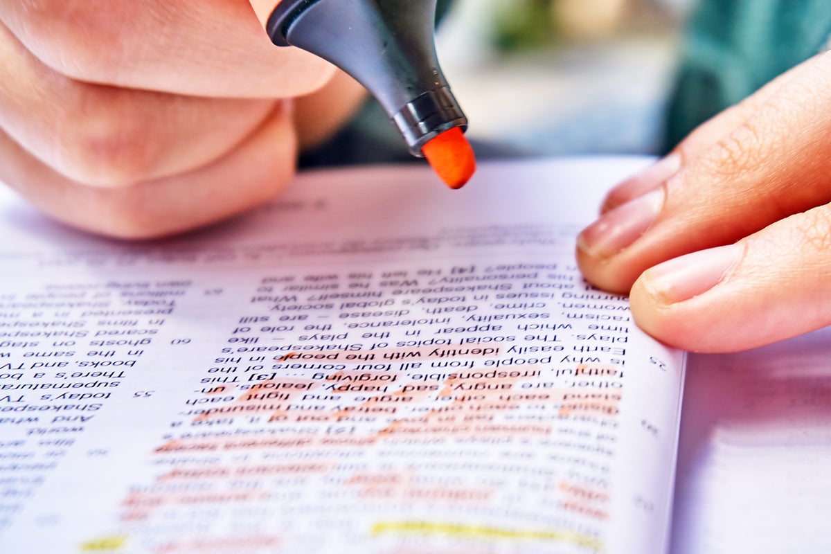 The TikTok Trend of Writing in Margins Is Based on Real Neuroscience