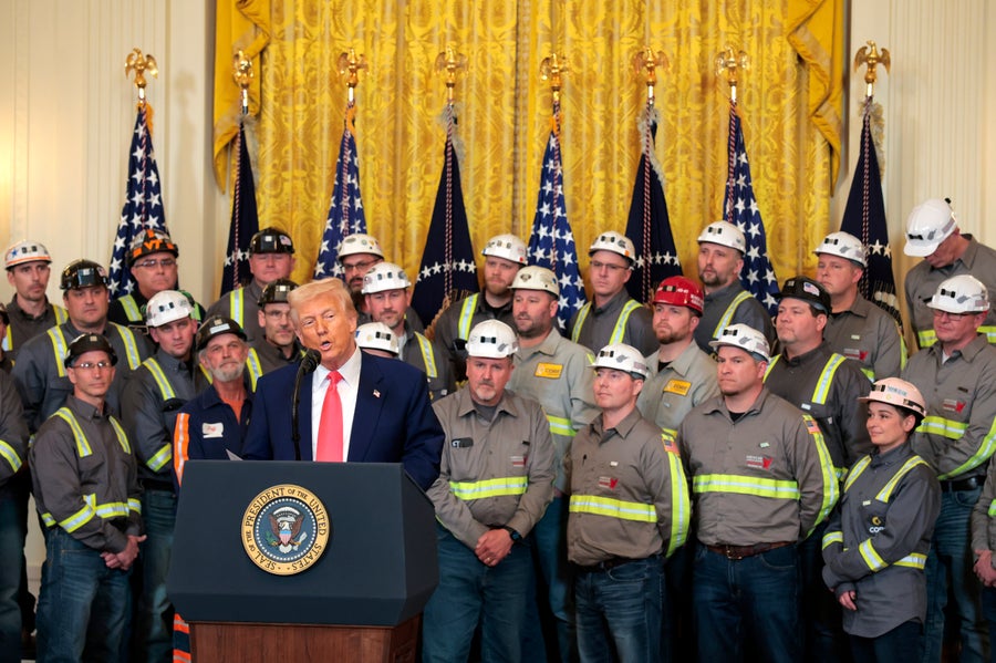 https://static.scientificamerican.com/dam/m/55ac9c85eacb99ec/original/President_Donald_Trump-speaks-alongside-coal-and-energy-workers-din-the-White-House.jpg?m=1744214758.091&w=900