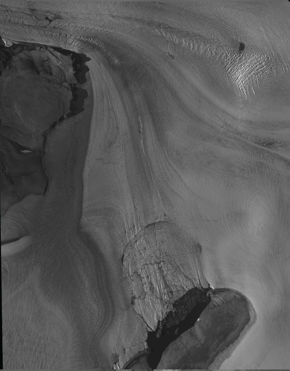 Se produjo una imagen satelital de la región del lago subglacial antes de que ocurriera el drenaje del lago subglacial y la explosión