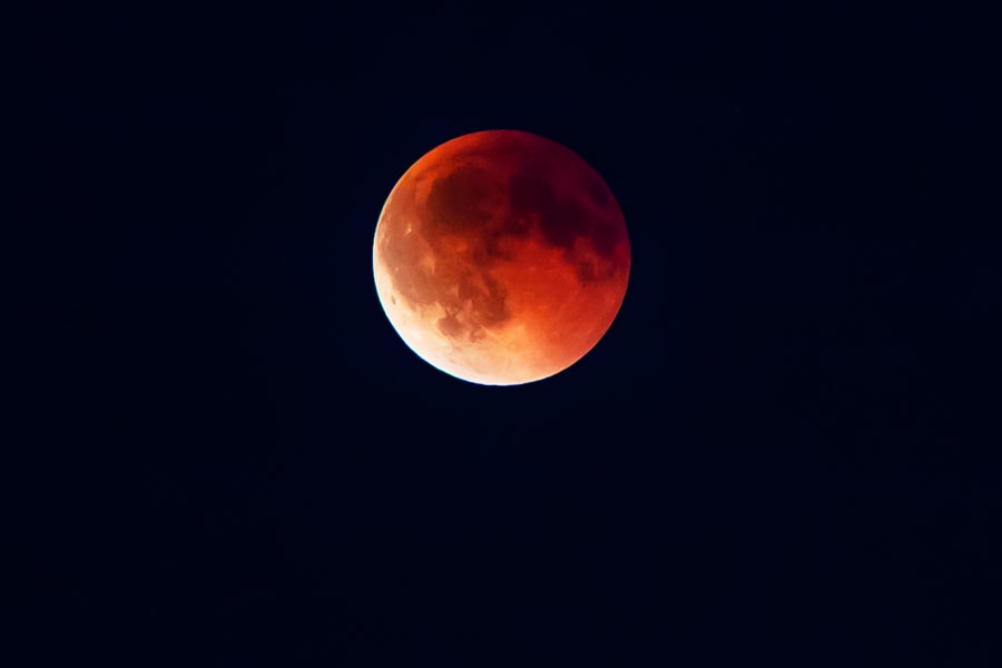 https://static.scientificamerican.com/dam/m/5c767a2c687431f4/original/Total-lunar-eclipse-blood-moon-stock-photo.jpg?m=1772224002.287&w=900