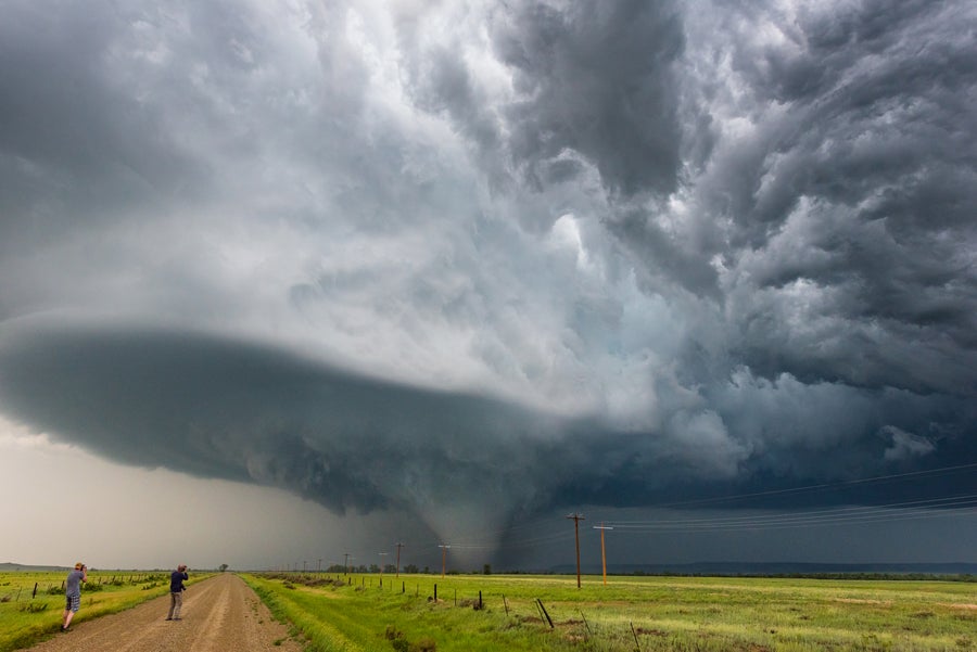 https://static.scientificamerican.com/dam/m/61fb14bdf421d893/original/tornado-supercell.jpg?m=1747417502.866&w=900