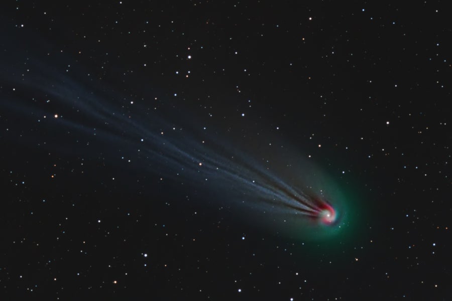 Stunning Comet Spiral Offers Glimpse of Icy Snowball at Its Core