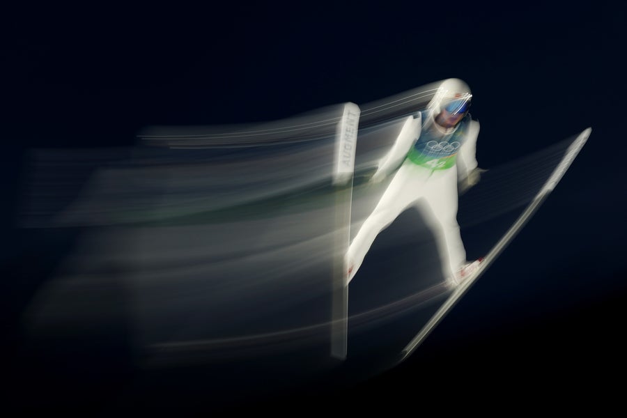 https://static.scientificamerican.com/dam/m/93d69c5042cdebad/original/ski-jumping.jpg?m=1770905360.946&w=900