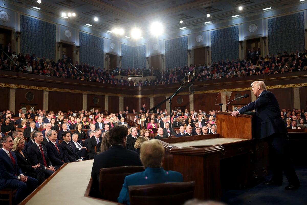 Dalam pidato State of the Union, Trump memuji bahan bakar fosil dan rencana mineral kritis