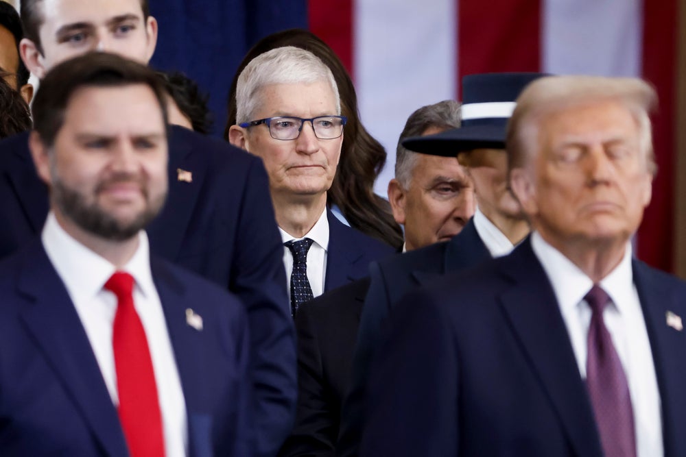 https://static.scientificamerican.com/dam/m/fdae6e96f7850f3/original/apple_ceo_tim_cook_at_trump_vance_inauguration.jpg?m=1741795731.396&w=1000