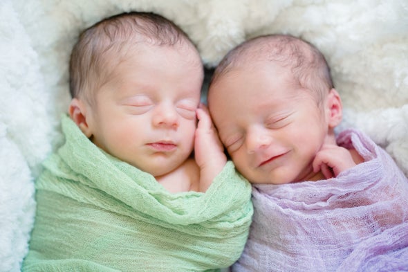 El parto de gemelos debe ser programado para evitar la muerte fetal