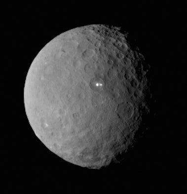 La nave Dawn observa manchas sobre el misterioso Ceres
