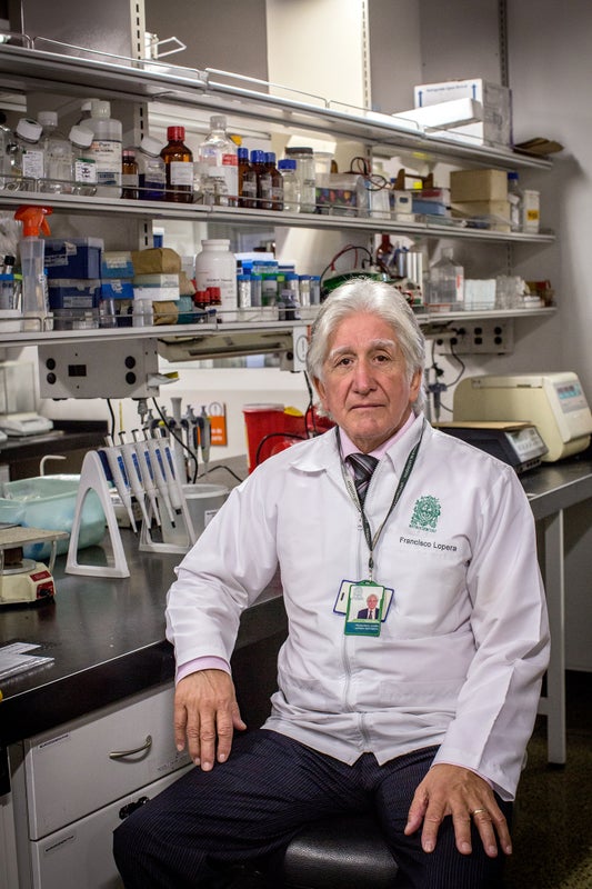 El neurólogo colombiano que podría cambiar cómo se trata el alzhéimer en el mundo