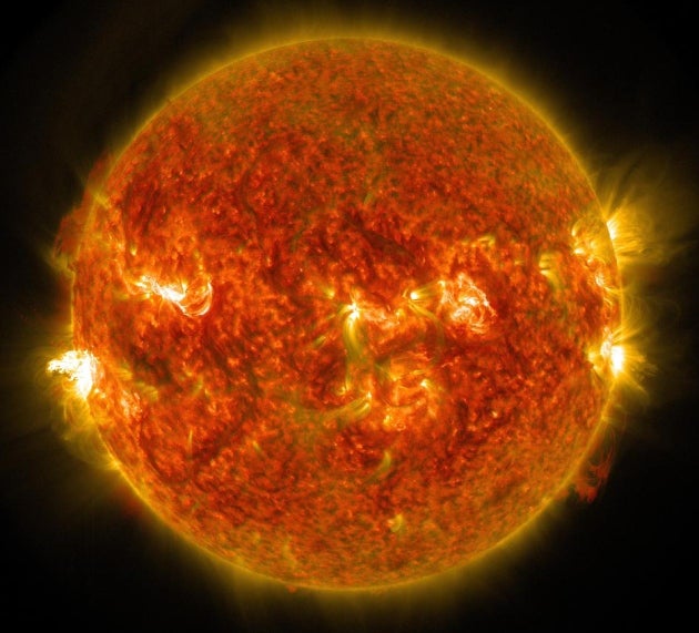 Físicos ven –posible– materia oscura en el Sol - Scientific American