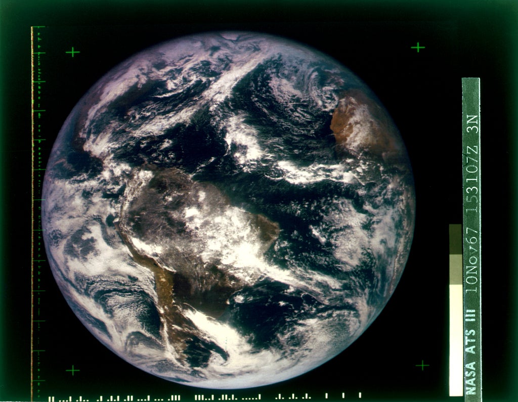 e430 10 x 10 NASA Photo Earth rising above the moon during Apollo 8 mission 