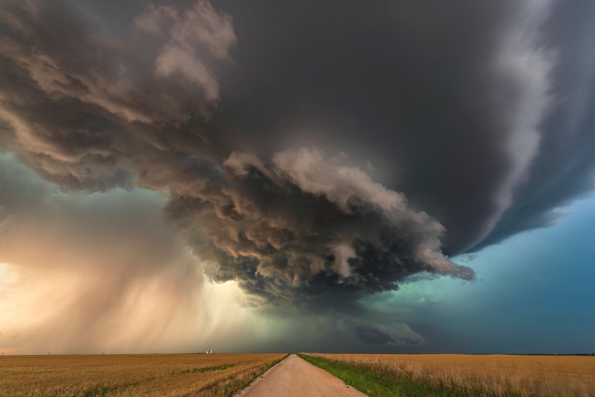 A tornado-warned supercell headed towards Enid, Okla. 