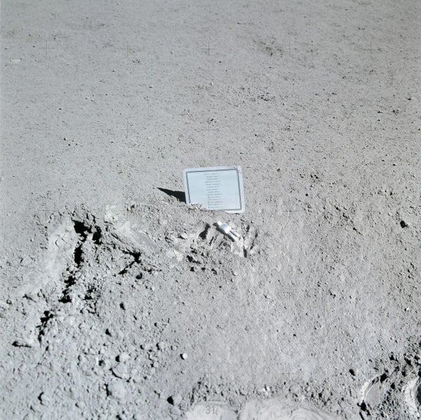Plaques and figurines on the surface of the moon