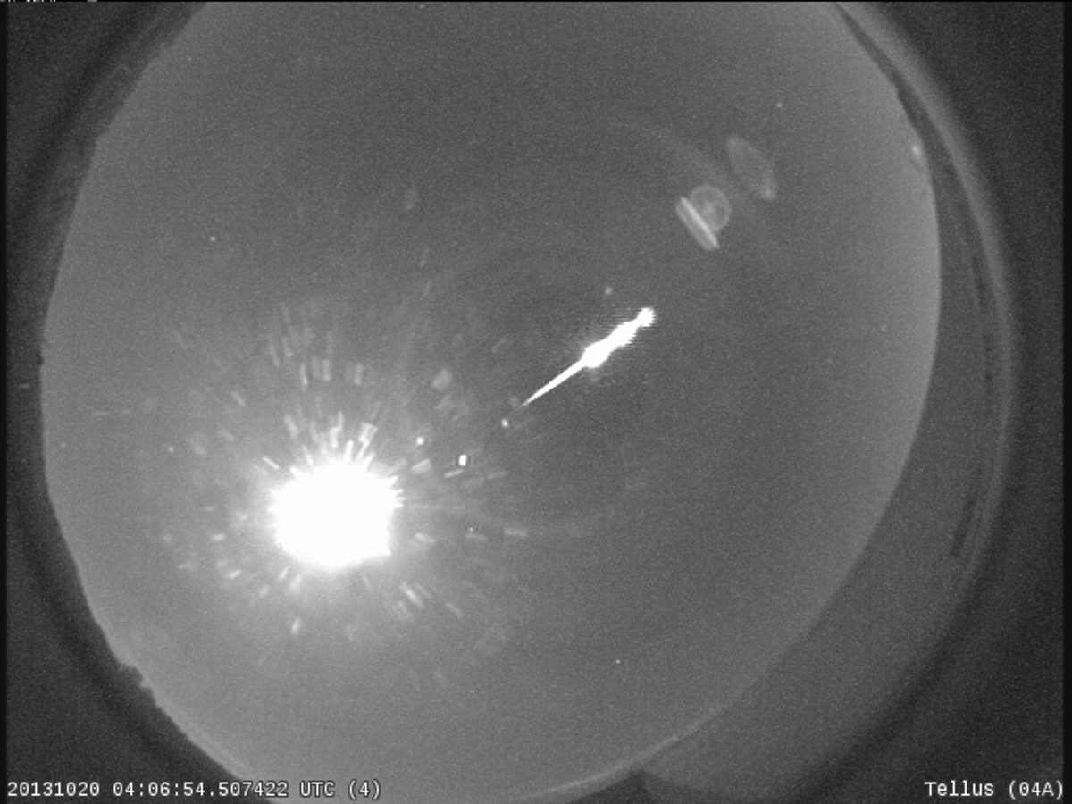 Meteor swarm eruption