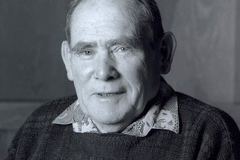 Geneticist Sydney Brenner, Who Made a Tiny Worm a Scientific Legend, Has Died