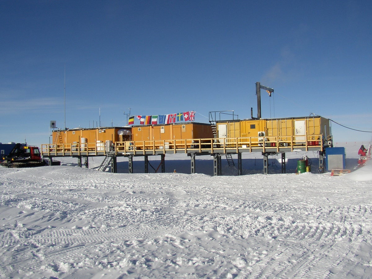 Space Dust from Ancient Supernova Found Hiding in Antarctica ...