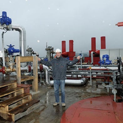 Man-Made Geothermal Power: Wresting Energy from Hot Rocks--One Kilowatt at a Time [Slide Show]