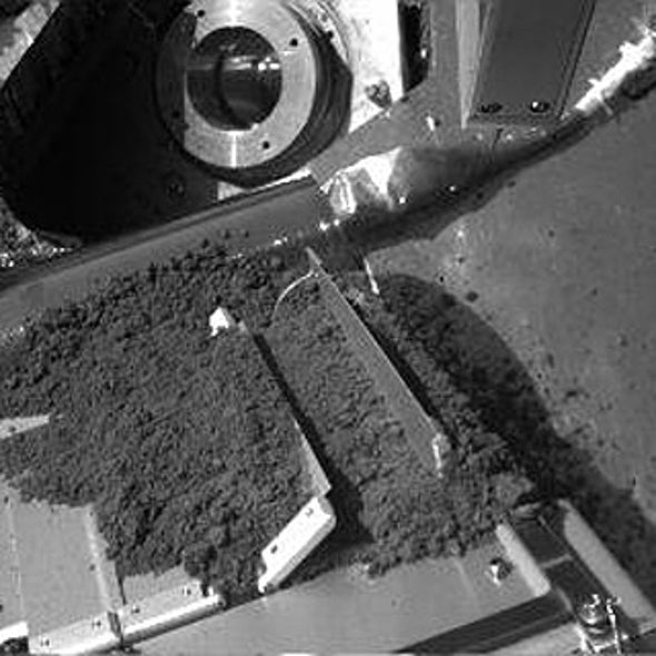 Phoenix Mars Lander Chokes on Clumped Soil