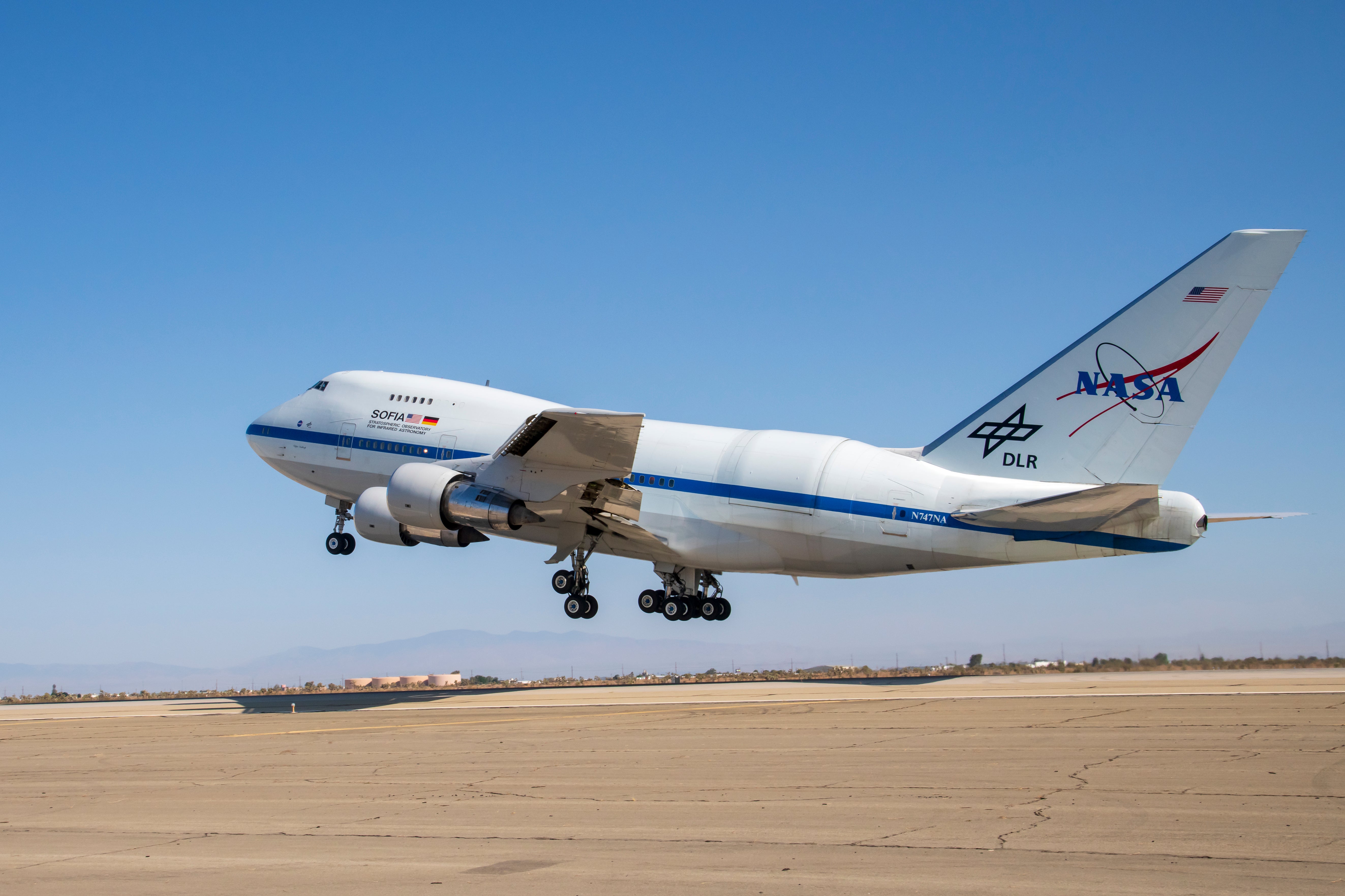 Boeing store 747 telescope