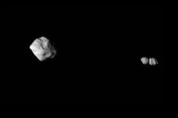 The asteroid Dinkinesh and its satellite as seen by the Lucy Long-Range Reconnaissance Imager (L'LORRI)