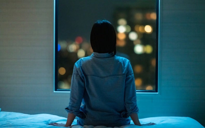 La privation de sommeil soulage parfois la dépression.  Une nouvelle étude peut montrer pourquoi