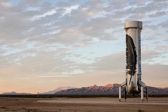 Blue Origin Makes Historic Reusable Rocket Landing in Epic Test Flight -  Scientific American