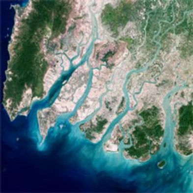 Energy Out of the Blue: Generating Electric Power from the Clash of River and Sea Water