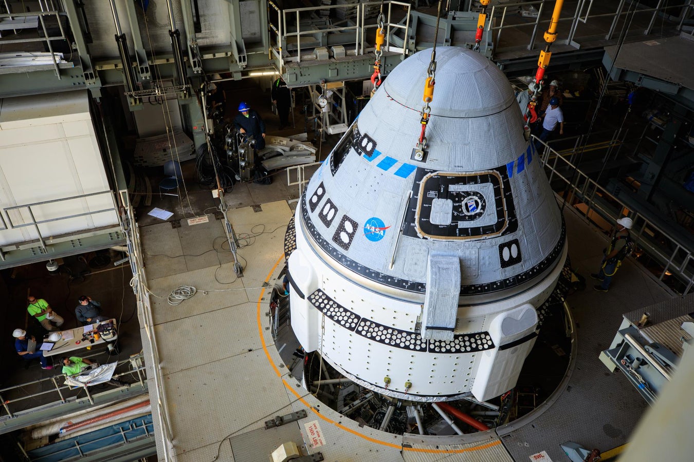 Внутри cst-100 starliner. Корабль starliner компании boeing. Cst-100 starliner кабина. Корабль starliner компании boeing. Космический корабль cst-100 starliner.